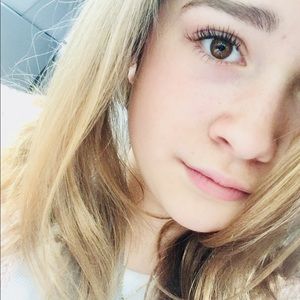 Meet your Posher, Lily